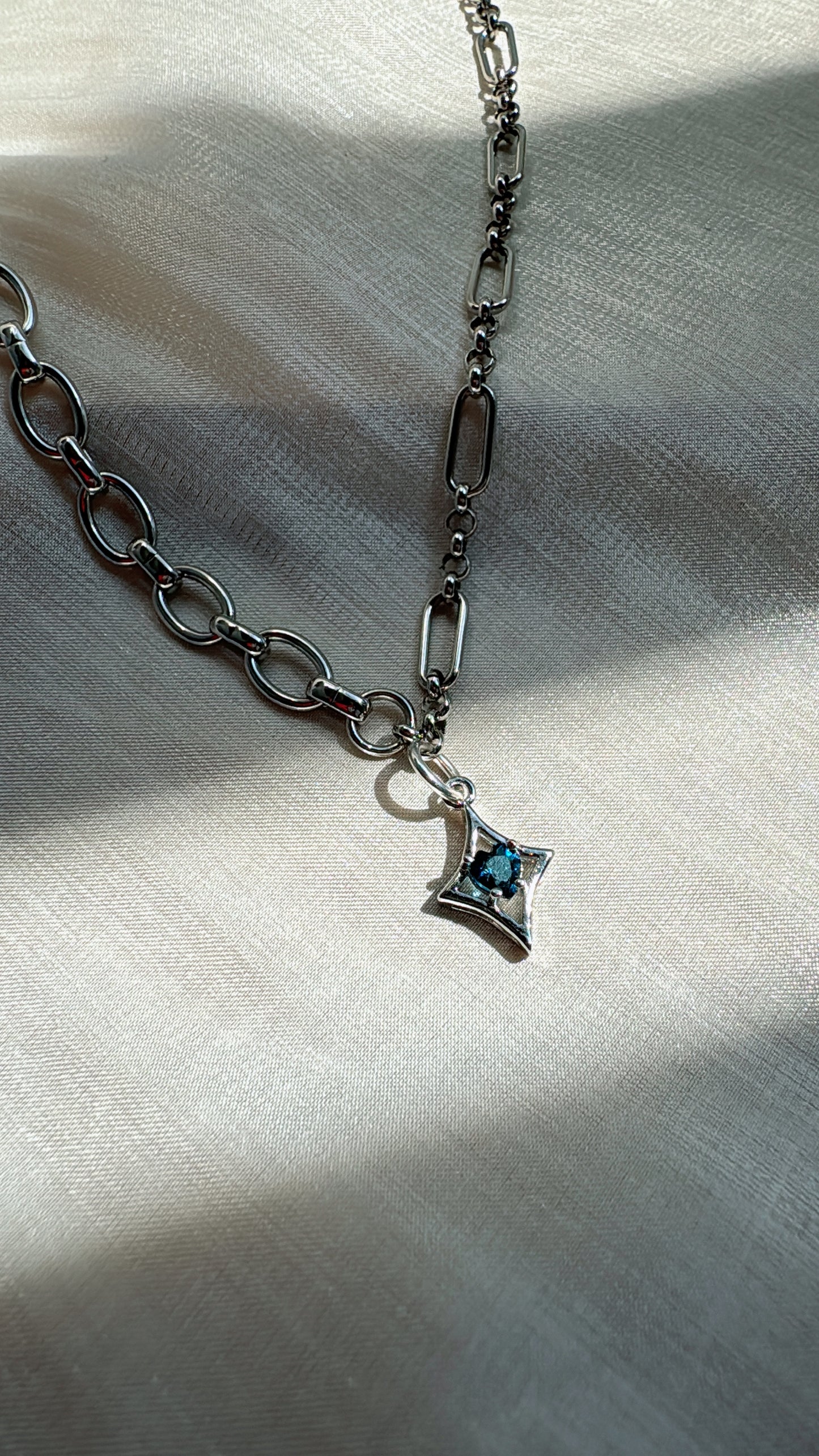 Diverse Necklace | Topaz
