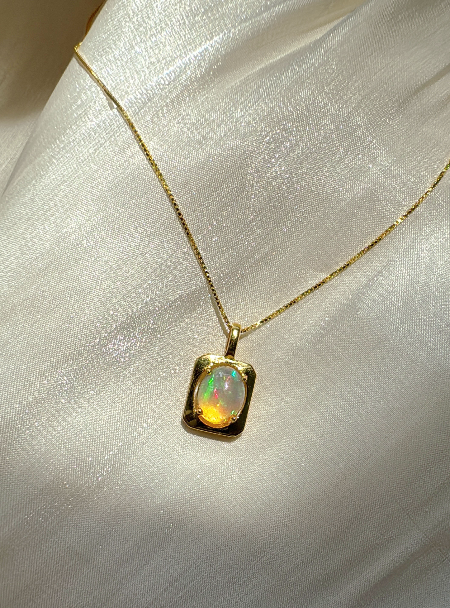 7x9mm|Opal Frame Necklace