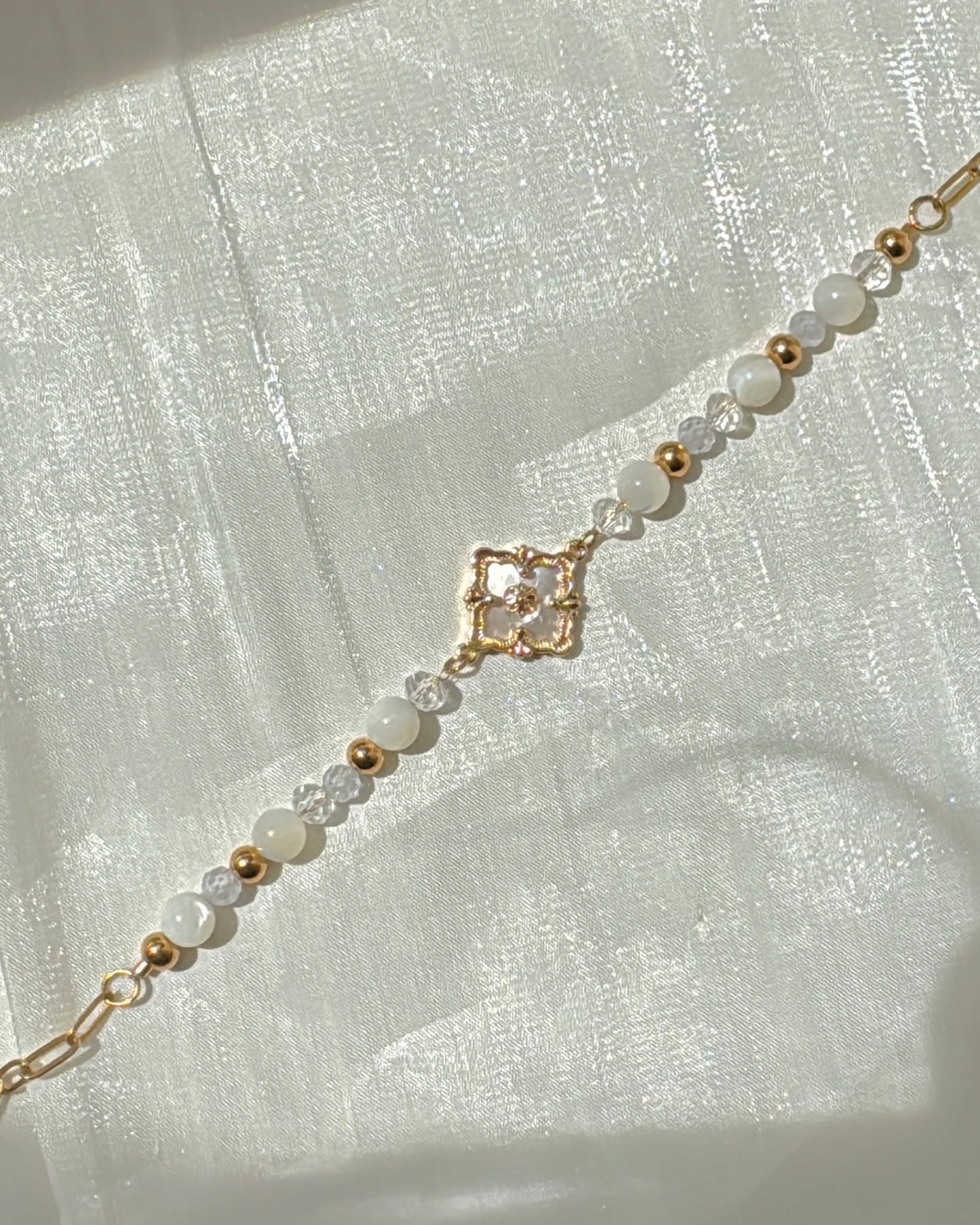Mother Of Pearl Clover Bracelet
