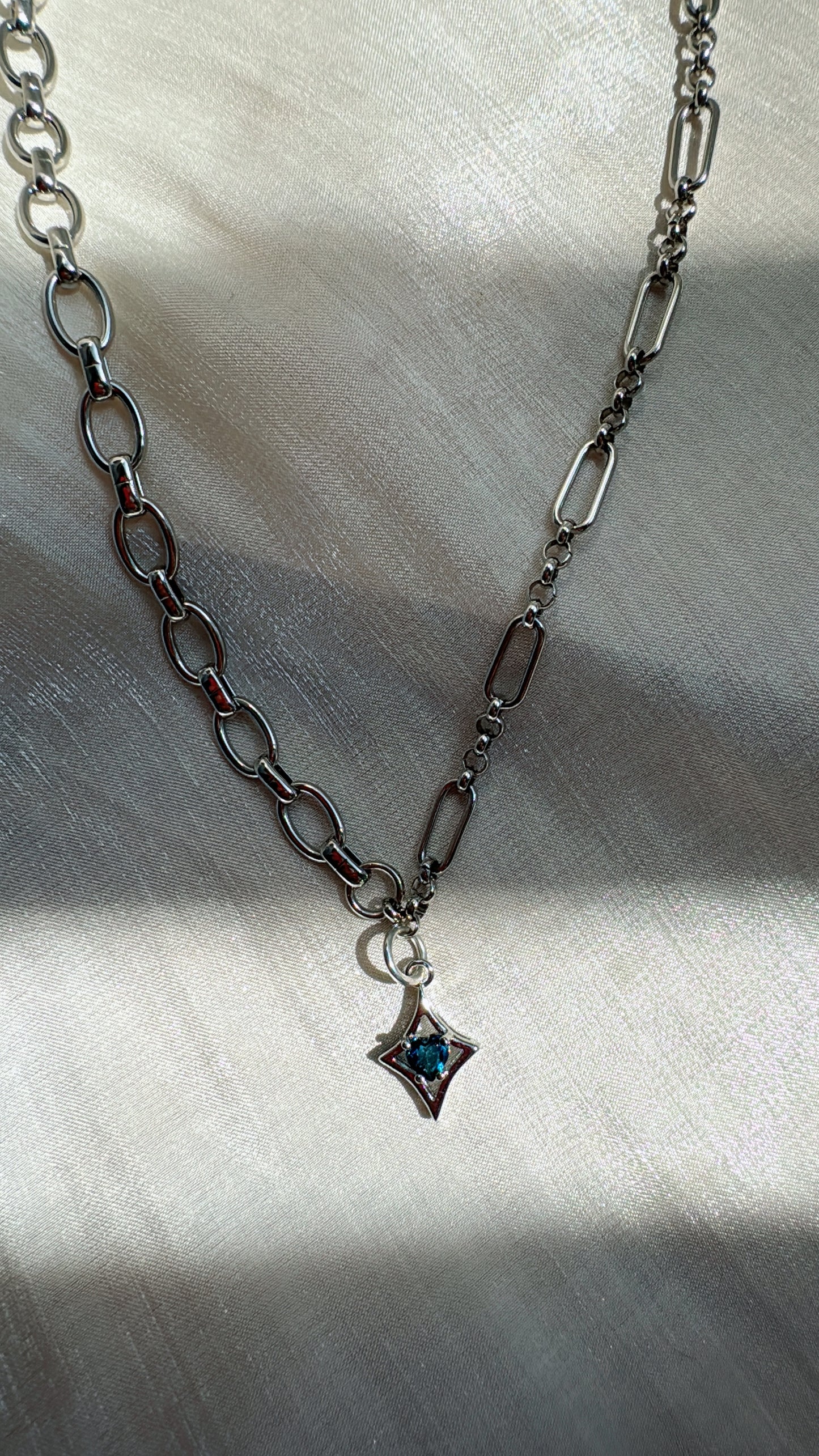 Diverse Necklace | Topaz