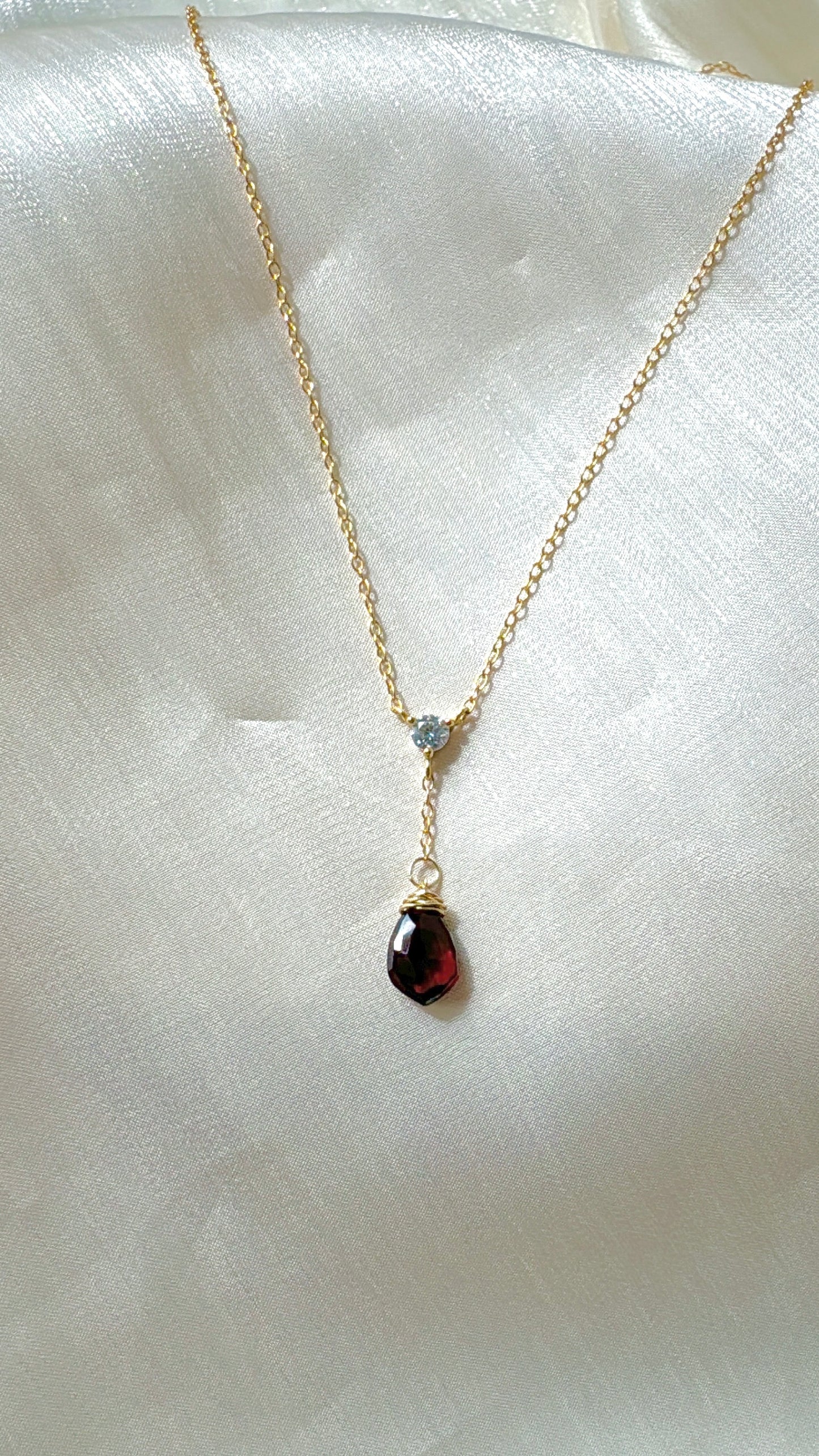 Y-Necklace | Garnet