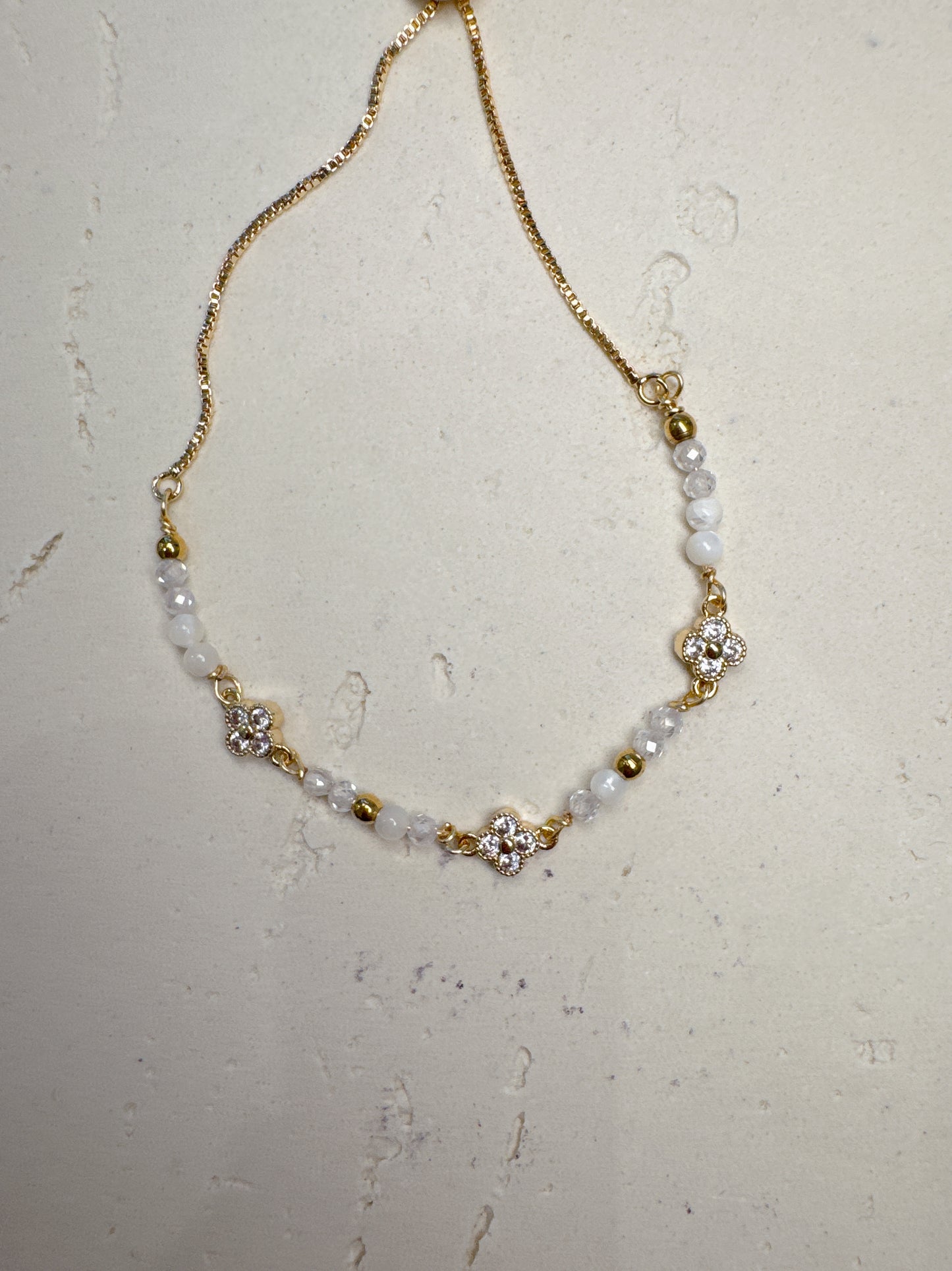 Clover Bracelet | Mother of Pearl and Clear Quartz