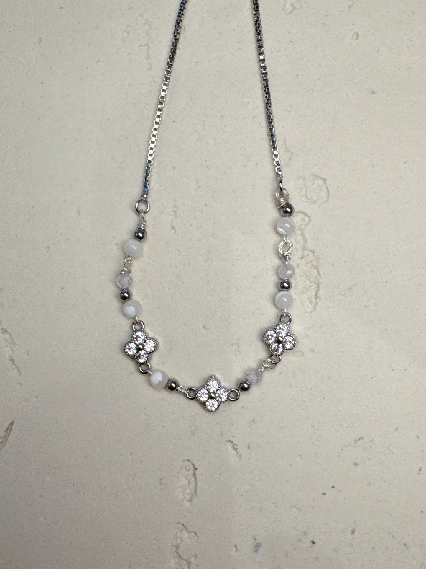 Clover Bracelet | Mother of Pearl and Clear Quartz