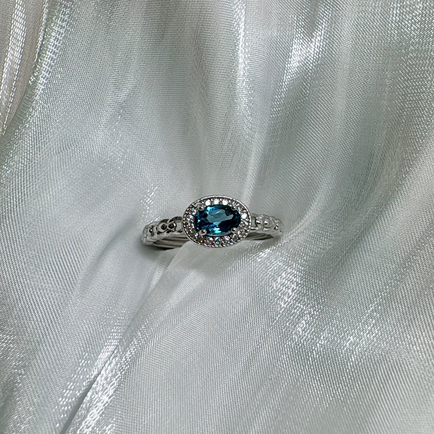 London Blue Topaz Chain Ring