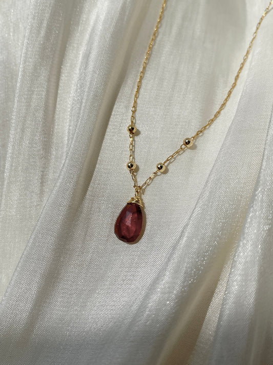 Sparkle Garnet Line Necklace