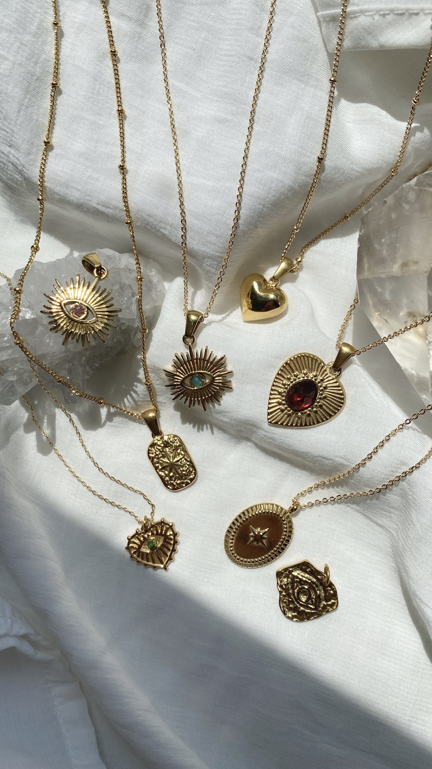 Vintage Gleam Necklace :: Waterproof collection