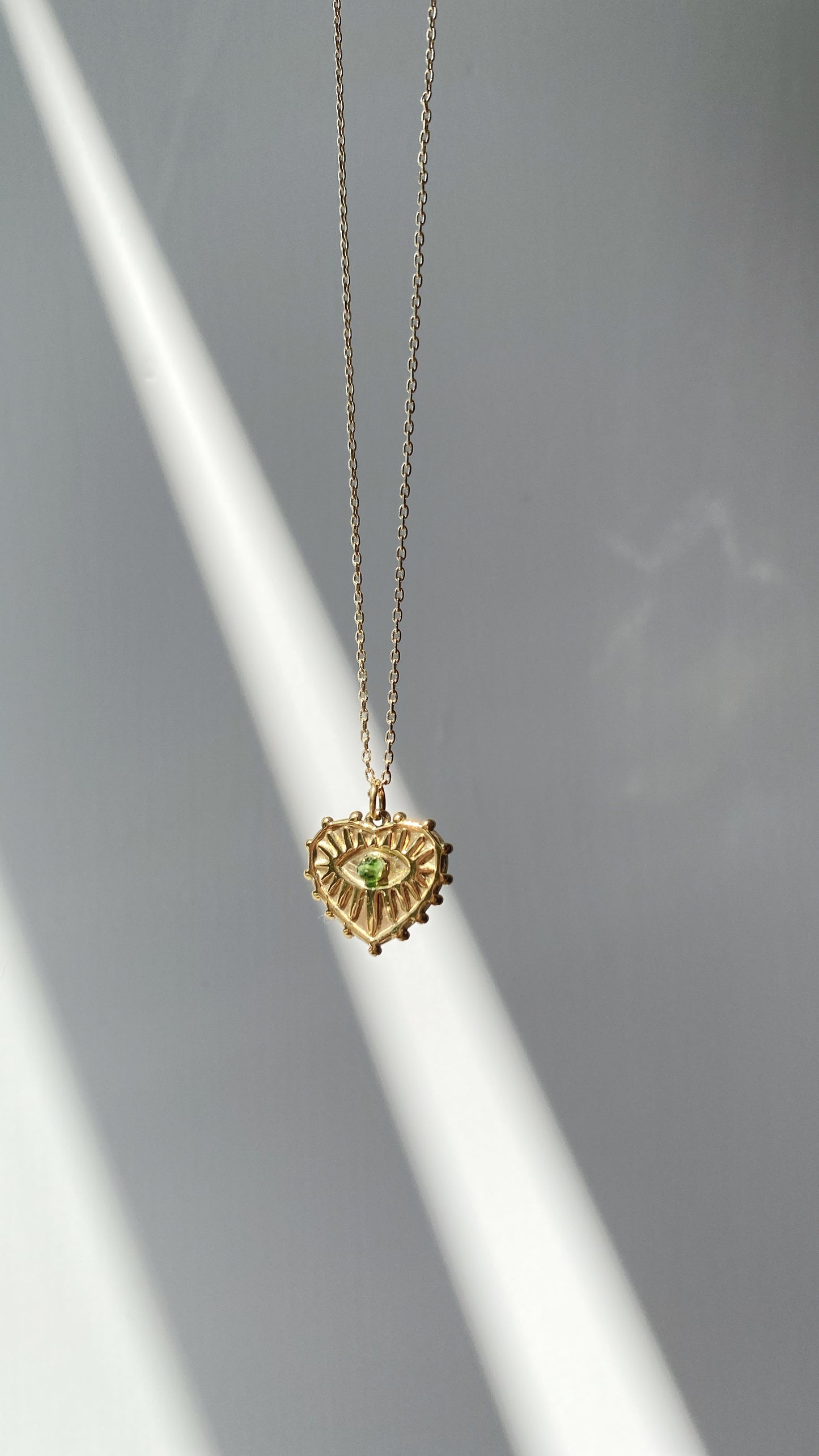 Vintage Gleam Necklace :: Waterproof collection