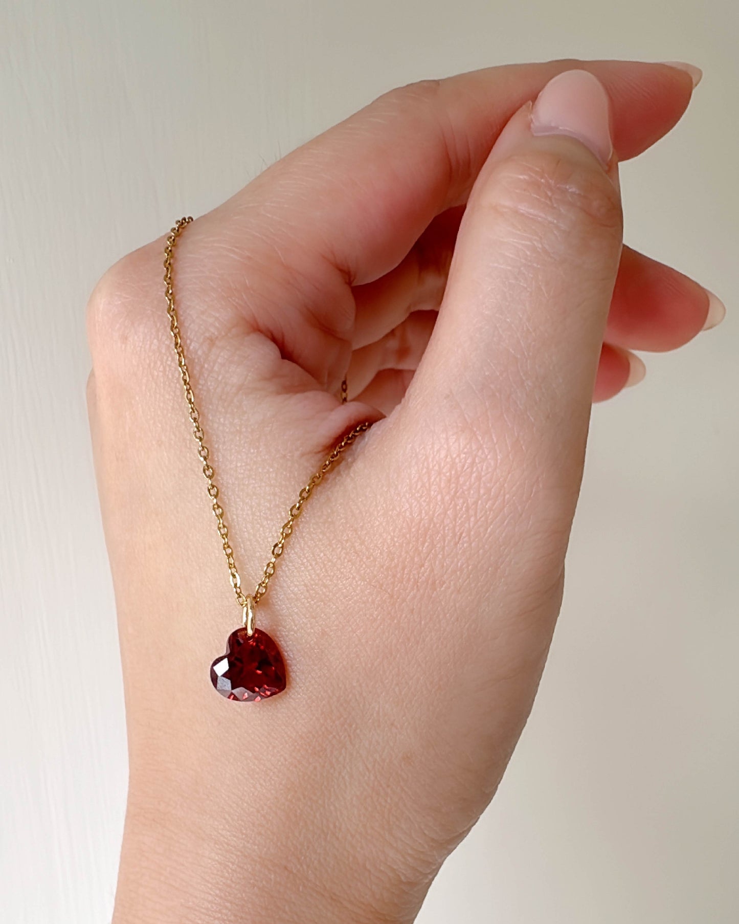 Heart-shape garnet necklace