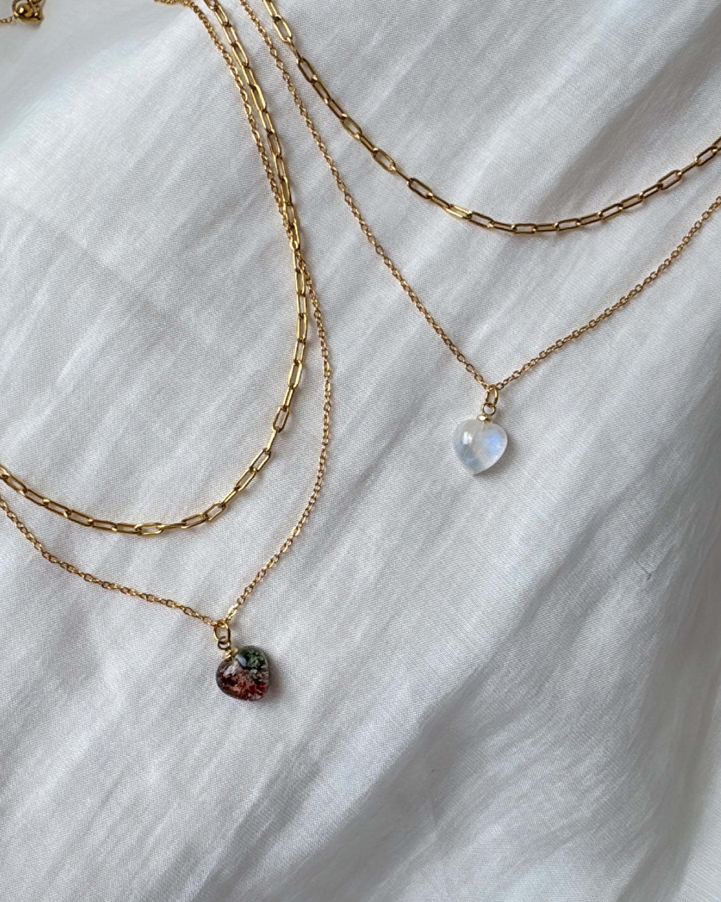 Layers Chain Necklace| moonstone | Green Red Phantom