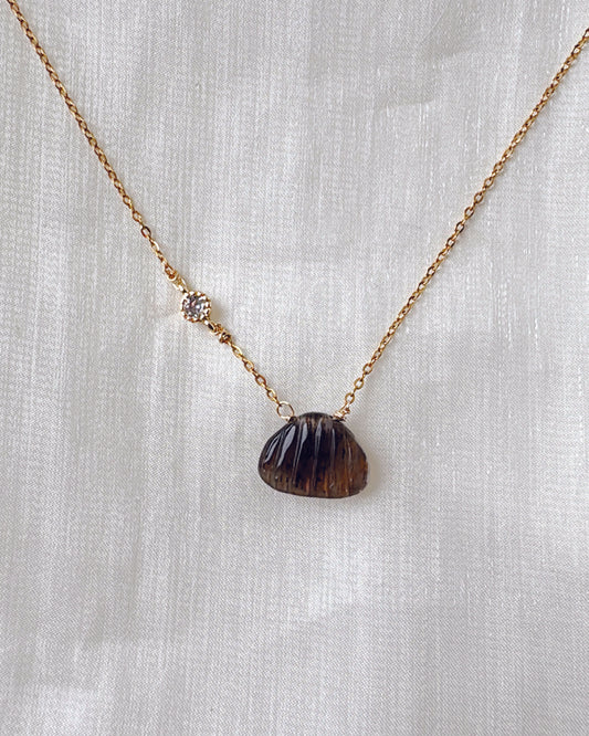 Black Sunstone Shell Necklace