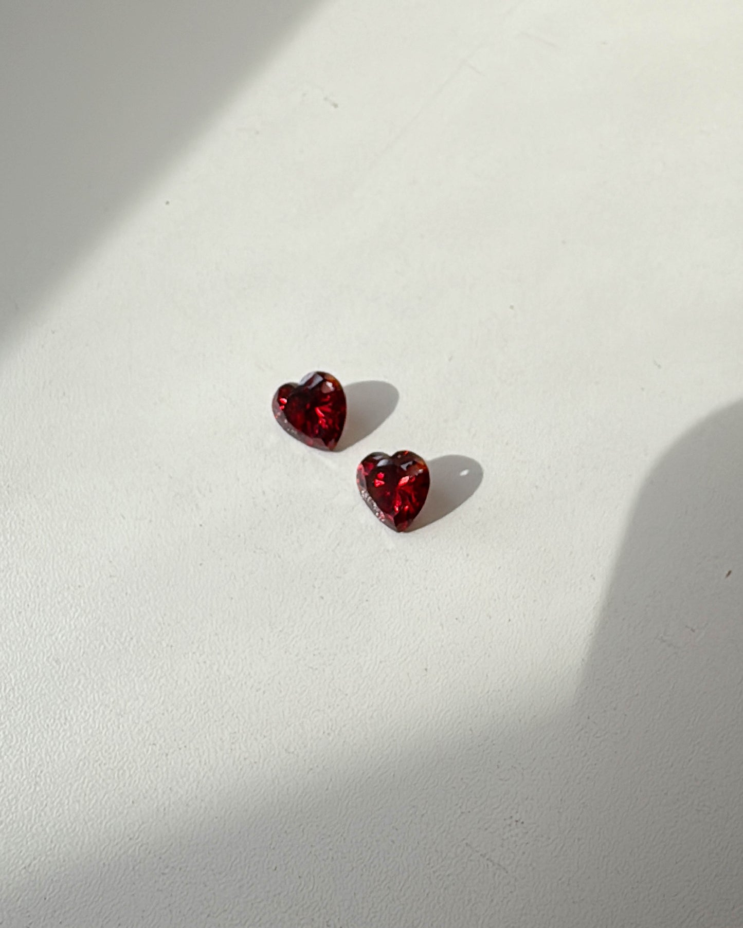 Heart-shape garnet necklace
