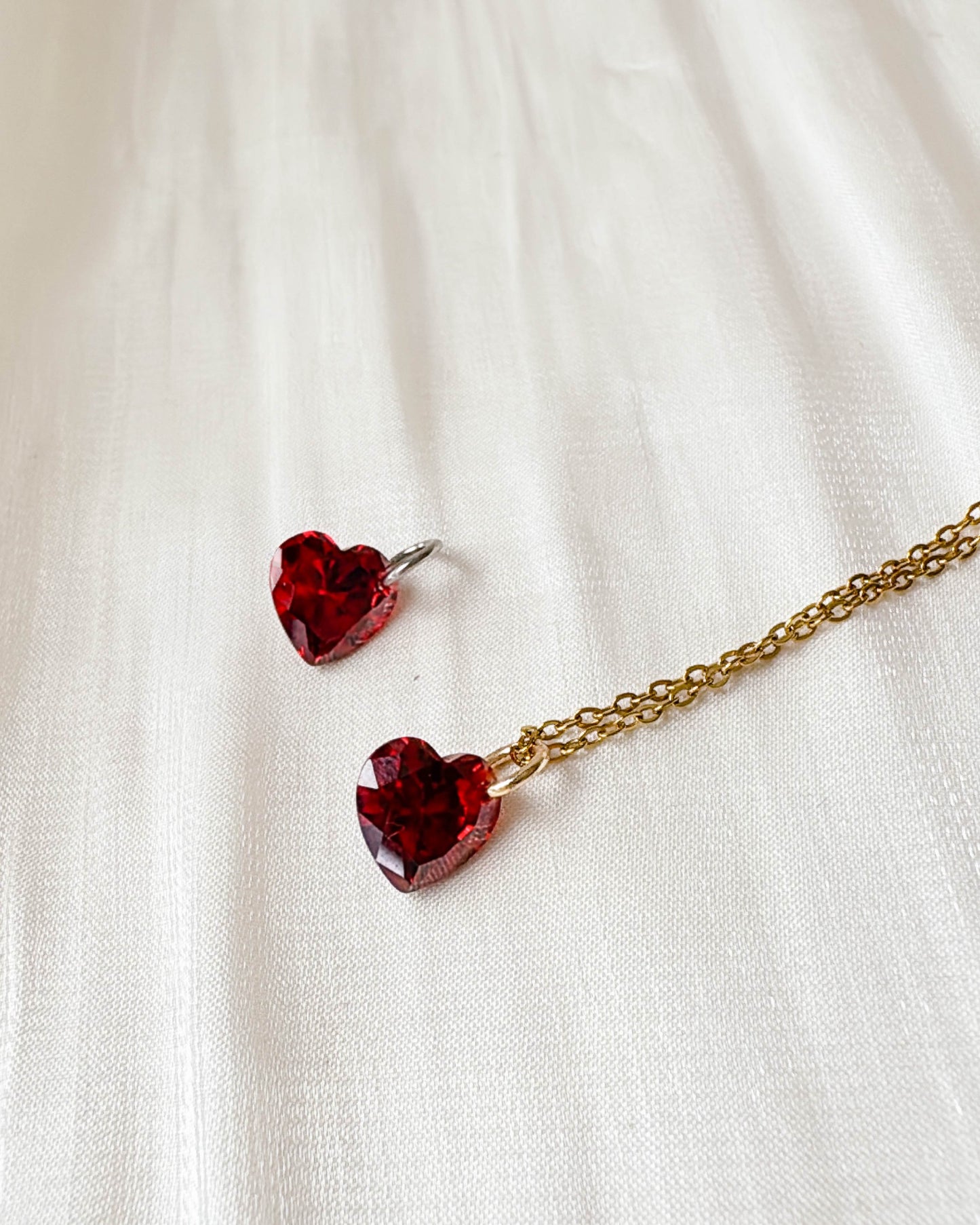 Heart-shape garnet necklace
